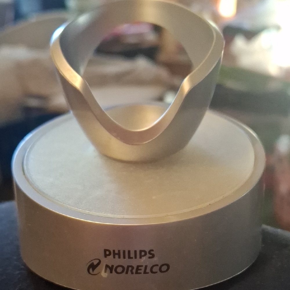Philips Norelco Metallic Silver Shaving Stand